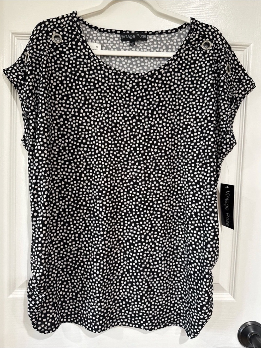 Vintage Rose Women's XL Short Sleeve Top Black/White Geo Rhinestone Grommet NWT